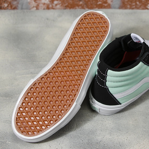 Black and top mint vans
